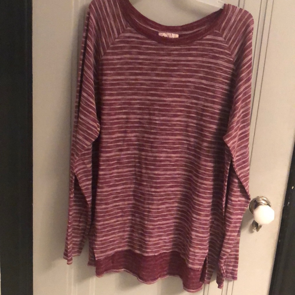 NWOT: SO long sleeve shirt